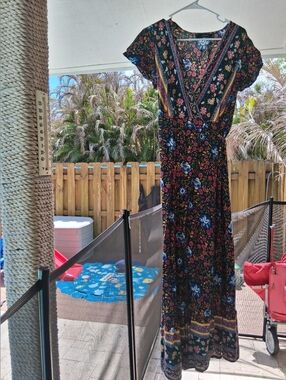 Black Floral Wrap-Style Maxi Dress with V-Neck